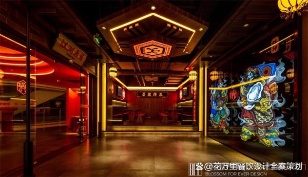 配资门户资讯 2025餐饮暴雷区！60㎡选址为什么隔壁有药店立省1.8万/月